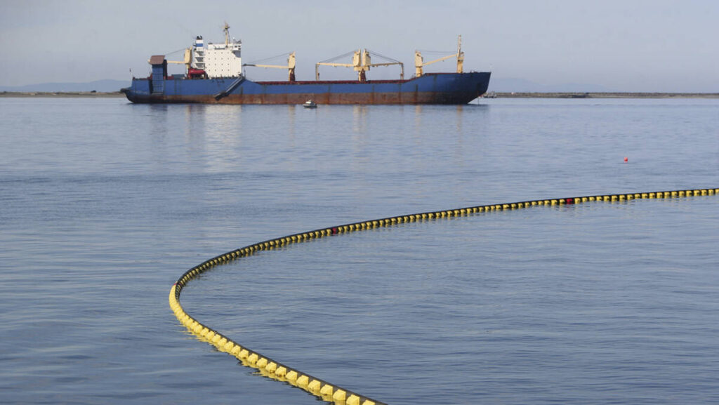 The quicker, the better – early oil spill detection to protect marine environments